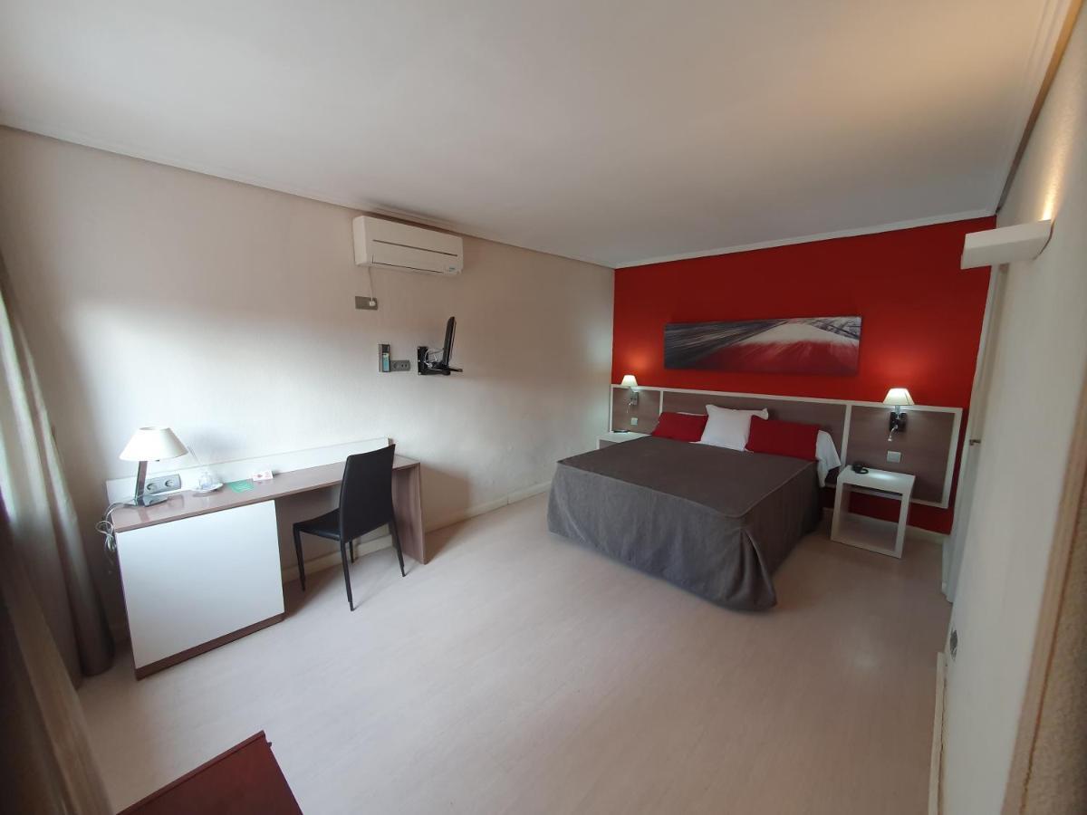 Hotel La Carreta Chiva Exteriör bild
