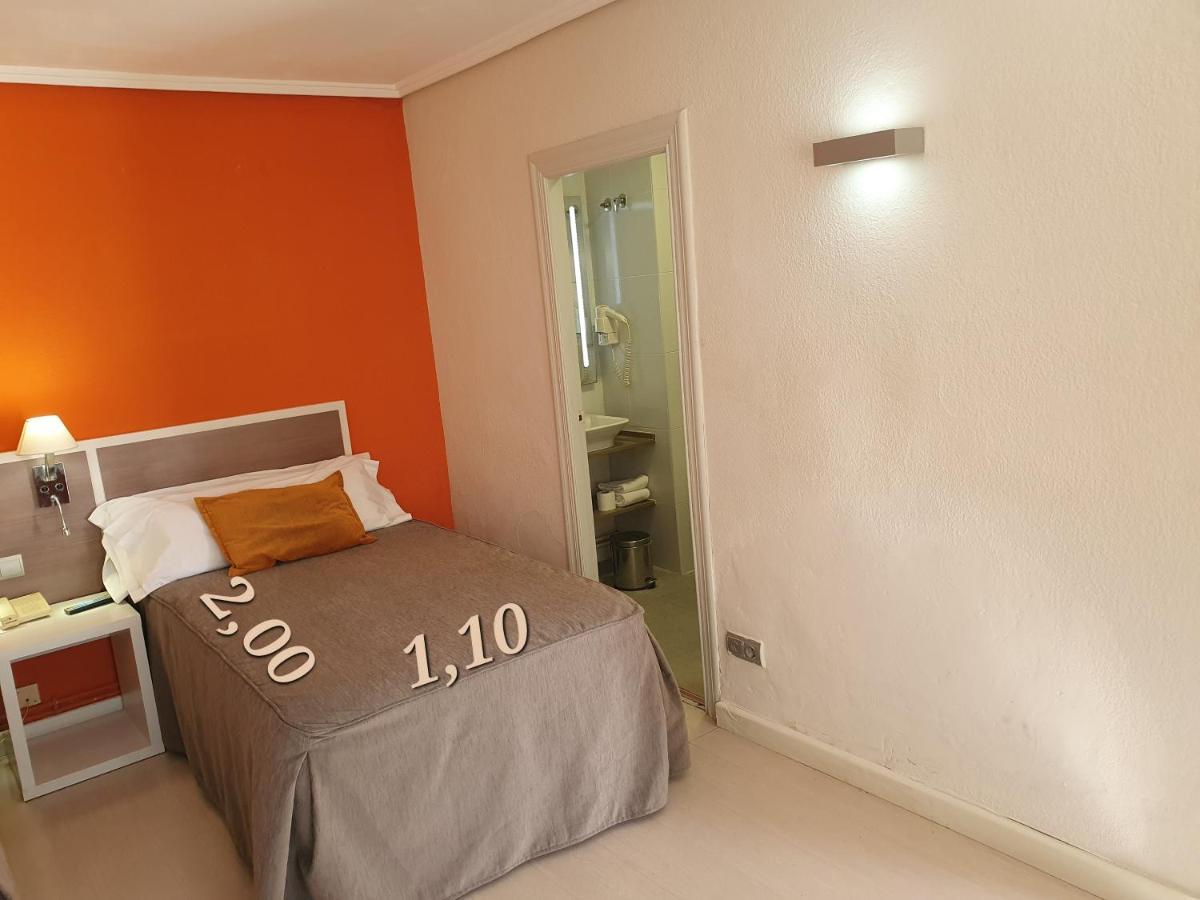 Hotel La Carreta Chiva Exteriör bild